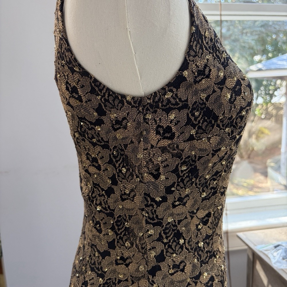 Mica Sleeveless Black Lace Cocktail Dress Sz 4 Sheath Gold Metallic Event Formal - Picture 10 of 16